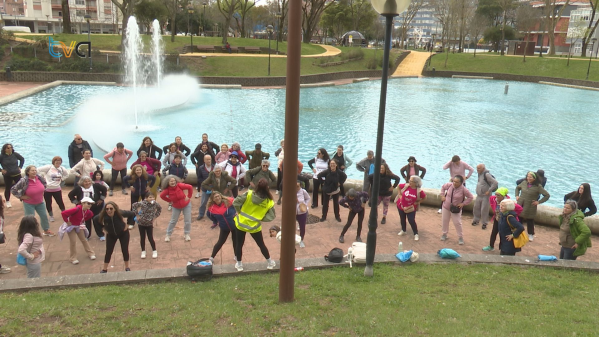 Caminhada da Primavera Junta Pessoas de Todas as Idades