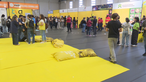 Feira de Educação e Formação Junta Escolas e Empresas na Amadora