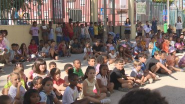 Alunos Celebram Fim Ano Letivo com Teatro "As Três Abóboras"