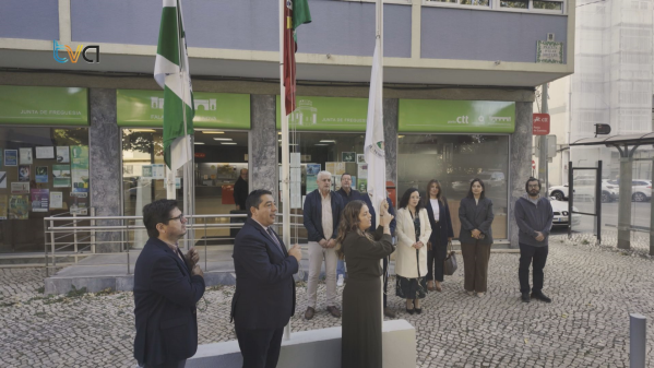 JF Falagueira-Venda Nova Assinala Aniversário com Hastear da Bandeira